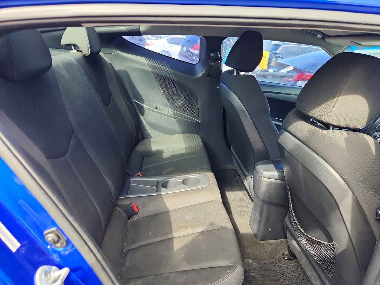 2013 Hyundai Veloster Base Blue vin: KMHTC6AD3DU140899