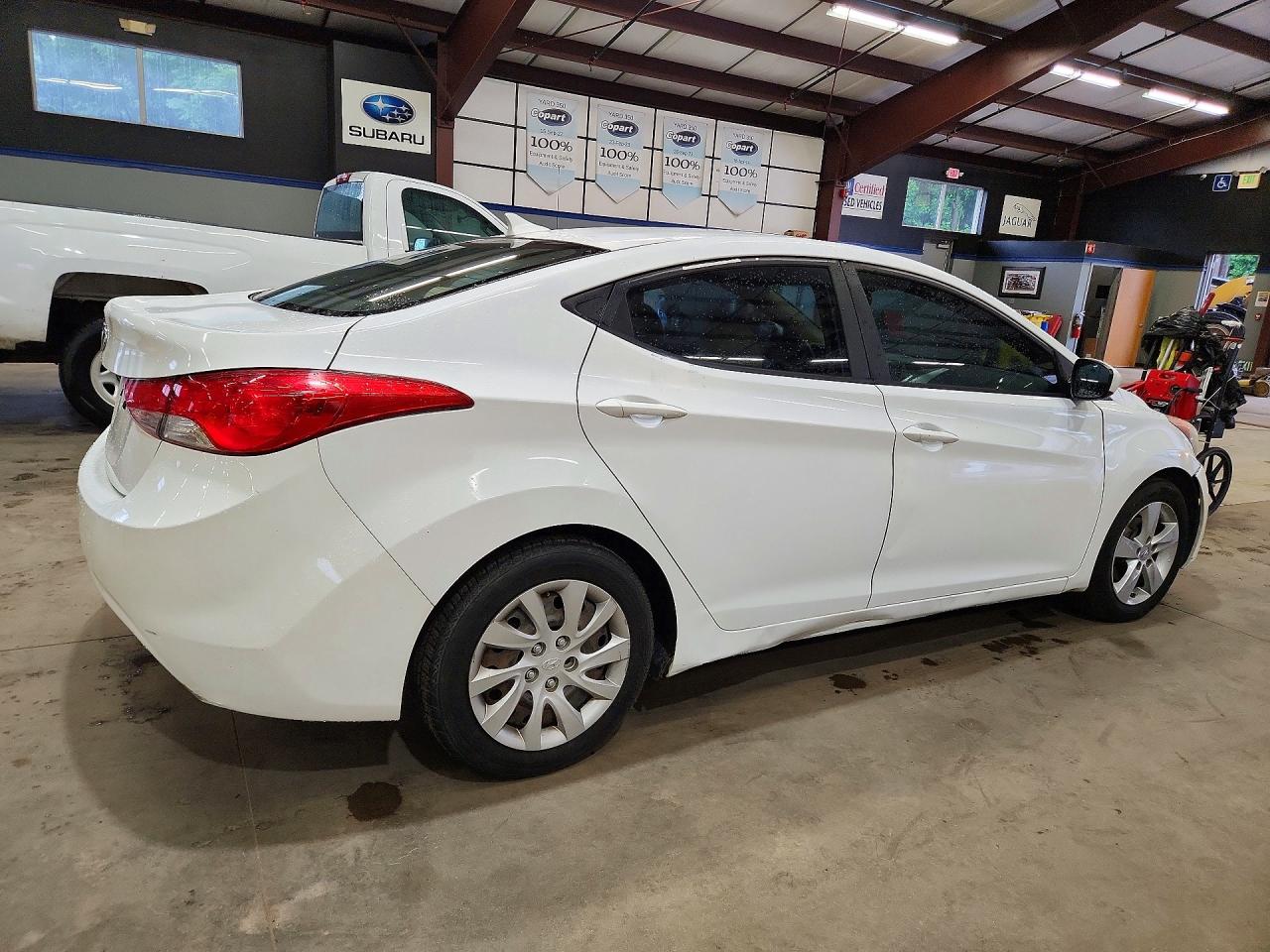 2012 Hyundai Elantra Gls White vin: 5NPDH4AEXCH083990