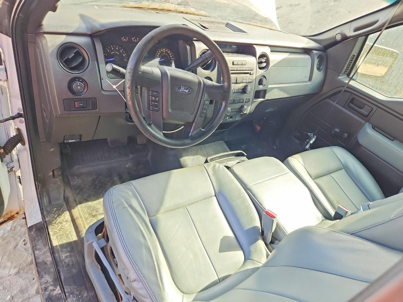 2012 Ford F150 White vin: 1FTNF1CF9CKD44672