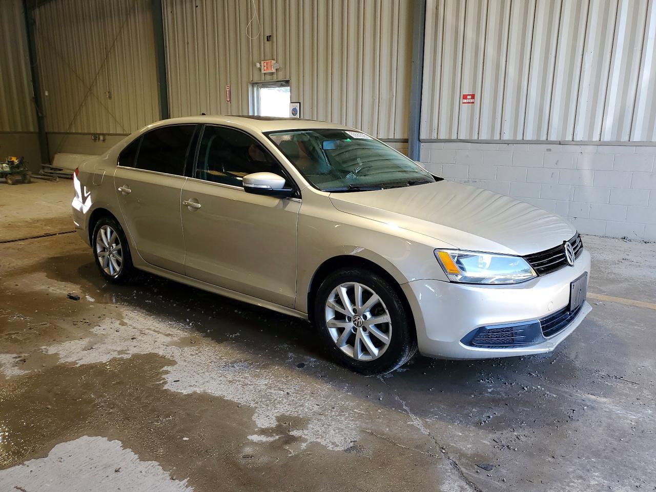 2014 Volkswagen Jetta Se Gray vin: 3VWD17AJ5EM235106