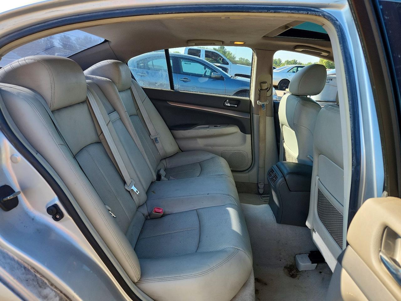 2010 Infiniti G37 Sedan X Silver vin: JN1CV6AR2AM452592