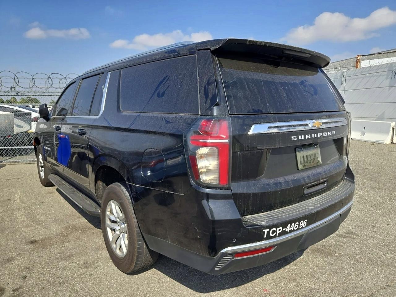 2021 Chevrolet Suburban C1500 Lt Black vin: 1GNSCCKD9MR319441