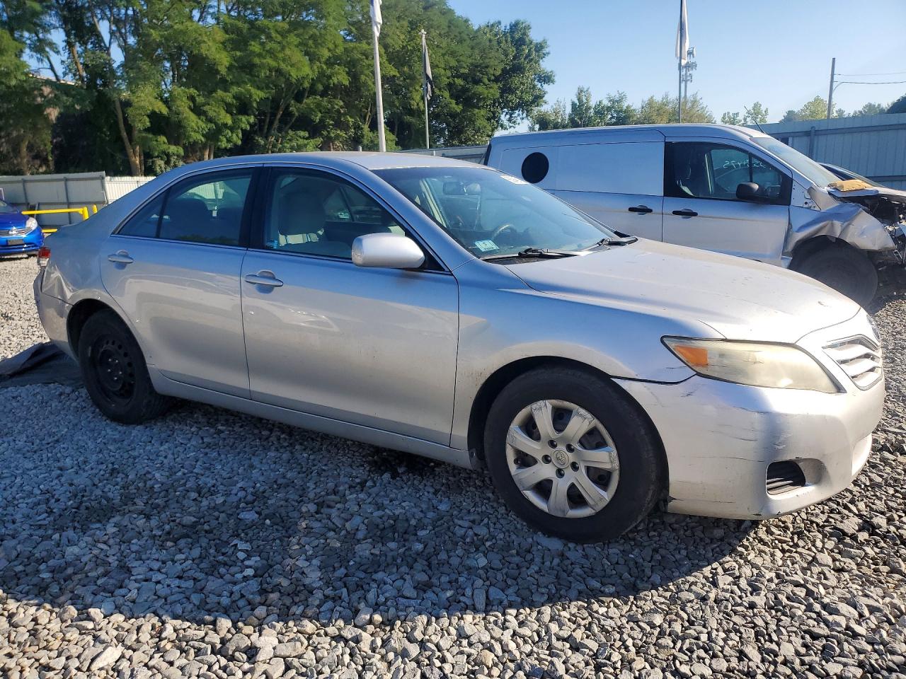 2011 Toyota Camry Le Серебряный vin: 4T4BF3EK2BR156170