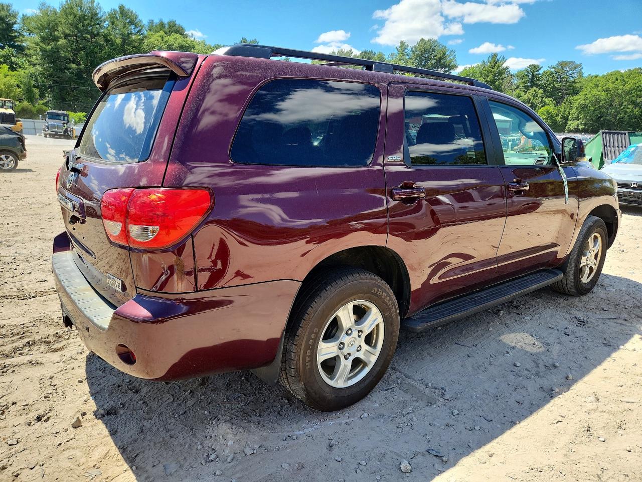 2011 Toyota Sequoia Sr5 Burgundy vin: 5TDBY5G1XBS050269