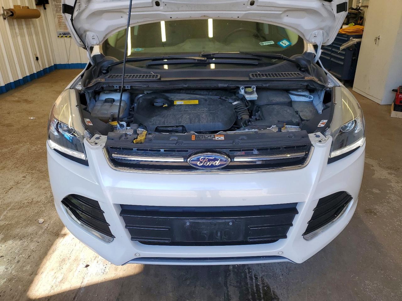 2016 Ford Escape Titanium White vin: 1FMCU9JX0GUB85277