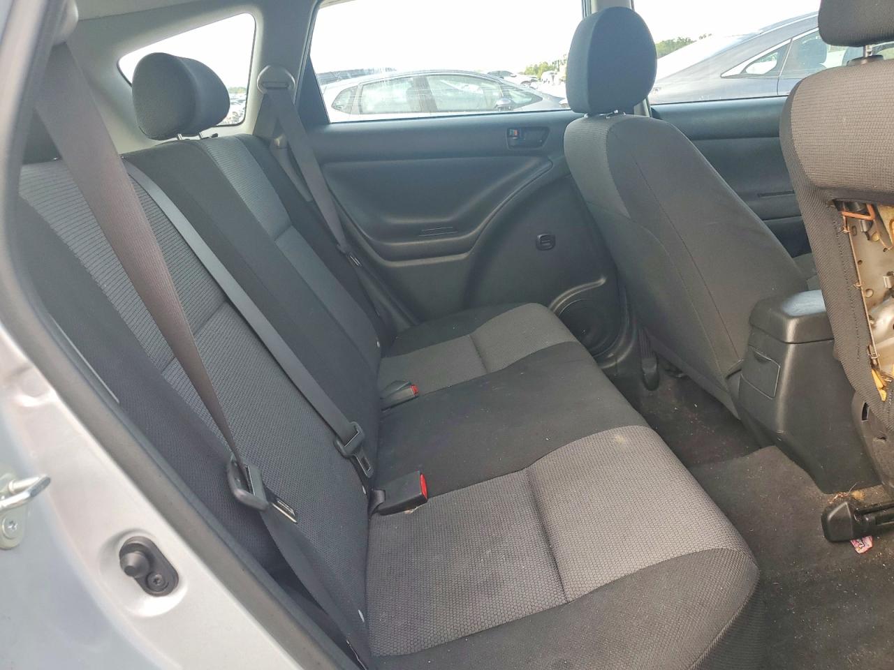 2008 Pontiac Vibe Silver vin: 5Y2SL65838Z404435