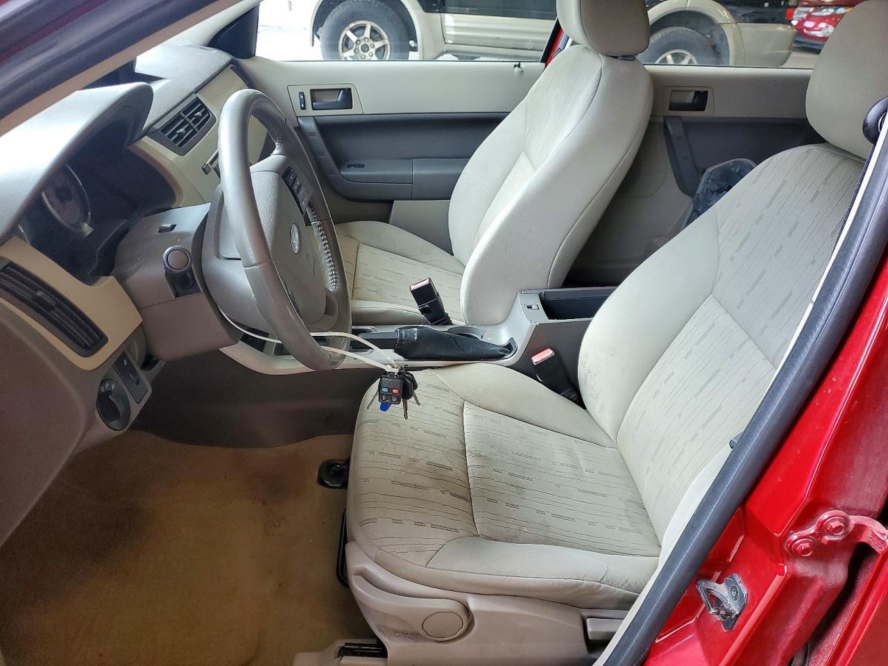 2011 Ford Focus Se Красный vin: 1FAHP3FNXBW197526