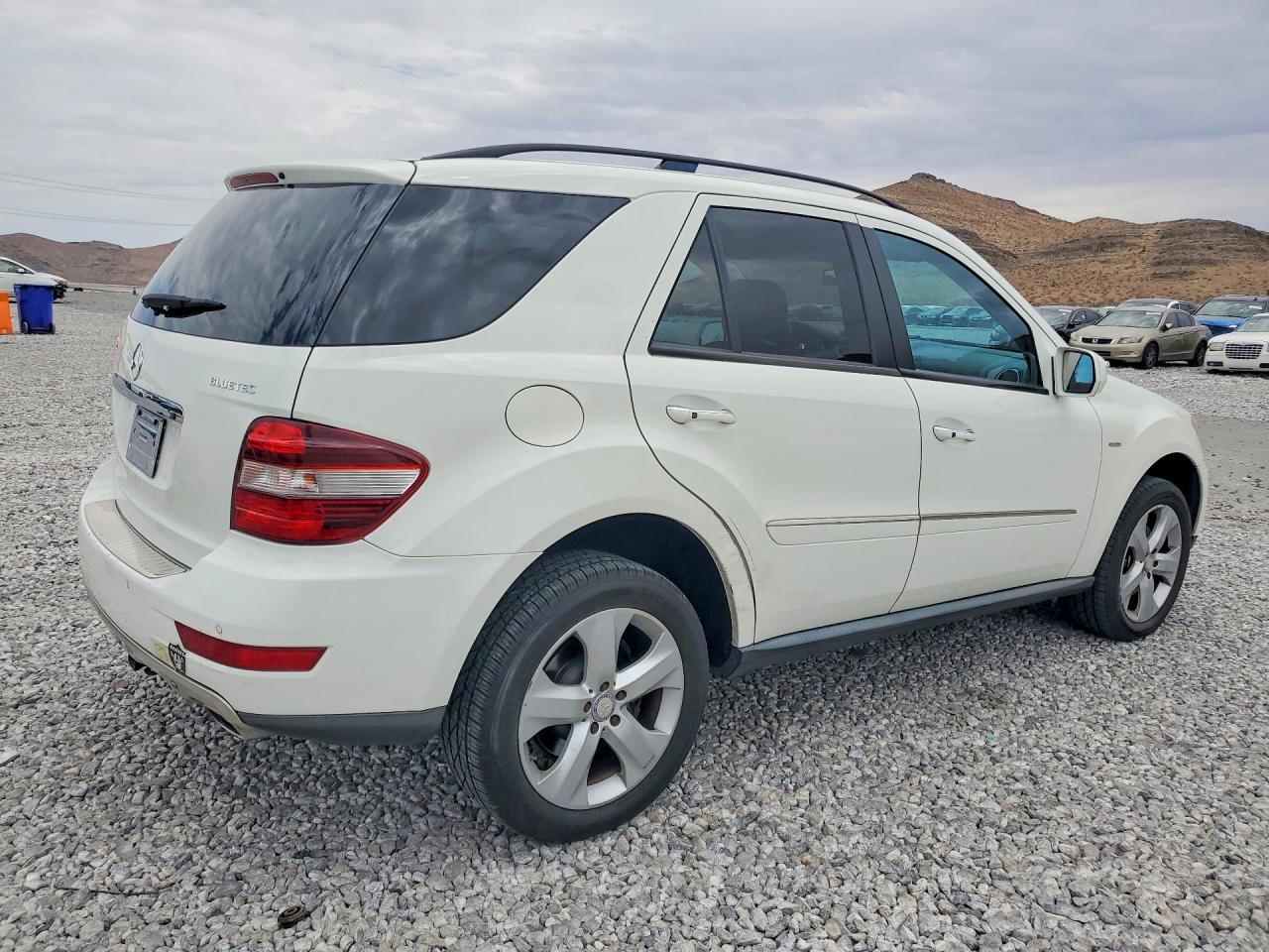 2009 Mercedes-benz Ml White vin: 4JGBB25EX9A484538