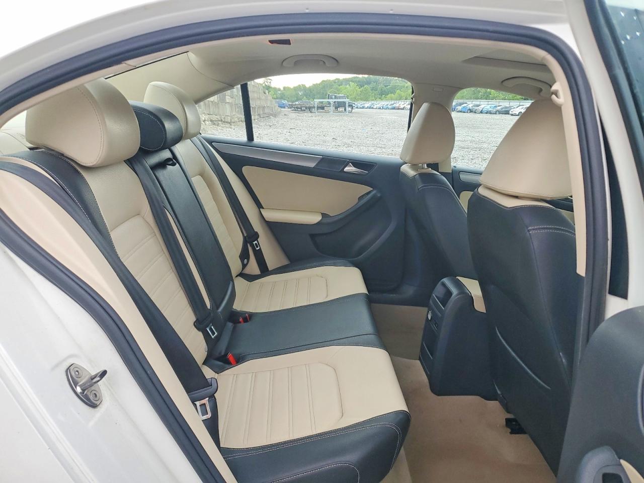 2012 Volkswagen Jetta Sel White vin: 3VWLX7AJ8CM376646