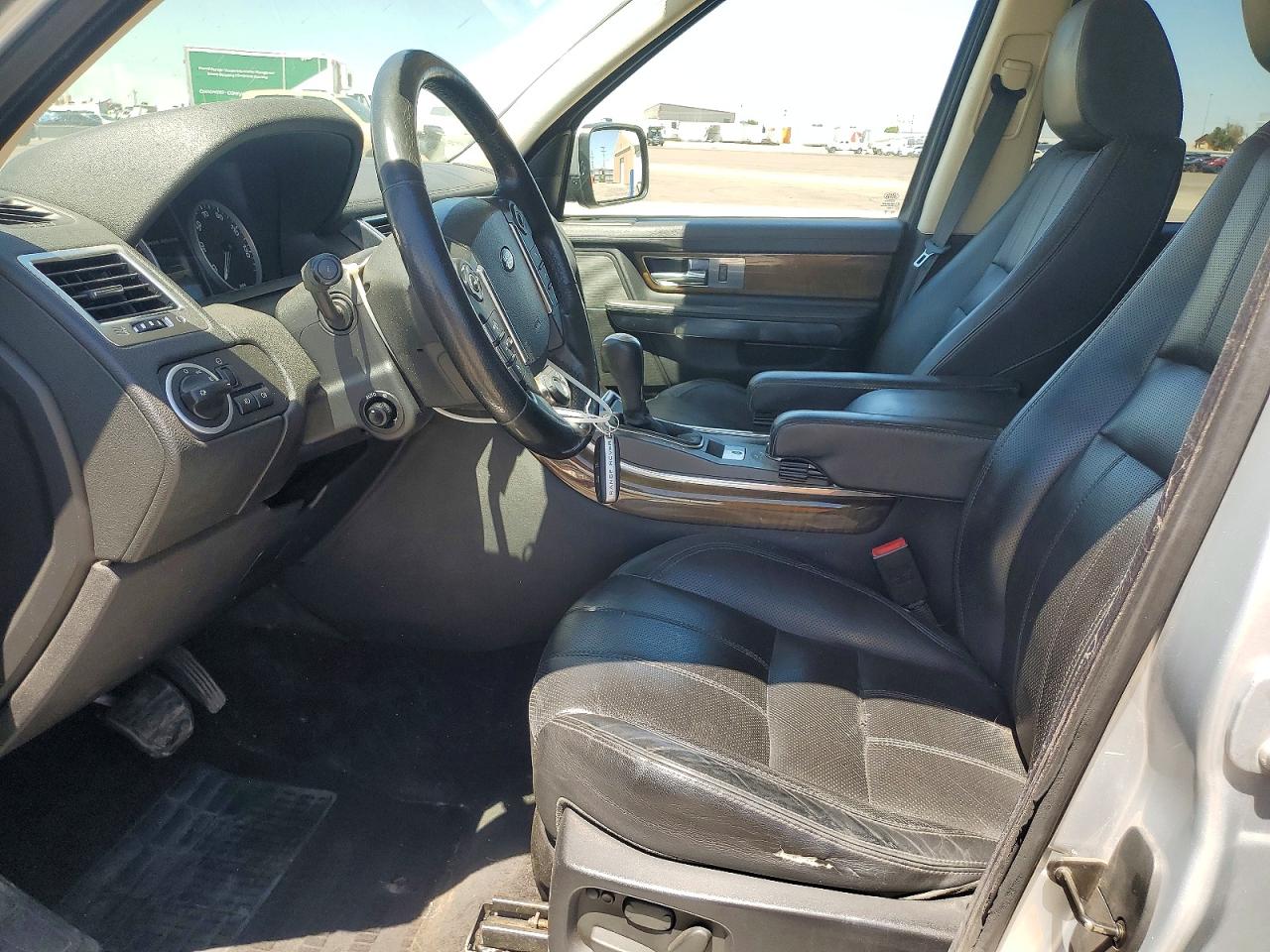 2010 Land Rover Range Rover Sport Lux Silver vin: SALSK2D43AA223746