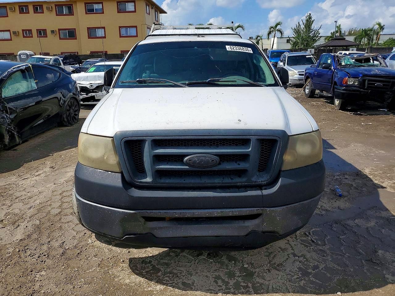 2006 Ford F150 White vin: 1FTRX12W16NB35879