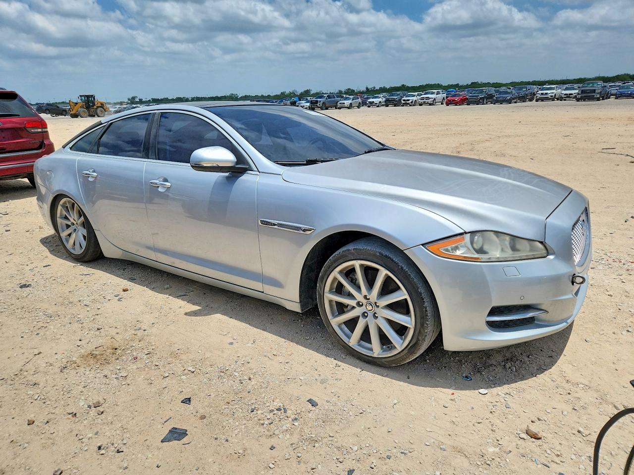 2011 Jaguar Xj Silver vin: SAJWA1CB7BLV21746