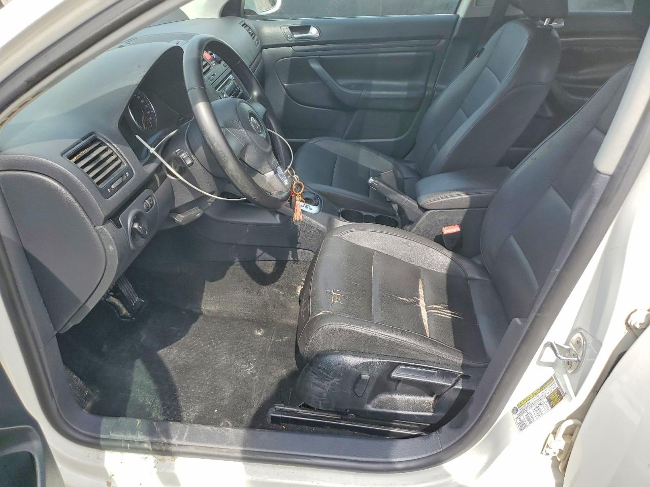 2010 Volkswagen Jetta Se Белый vin: 3VWRZ7AJ8AM045549