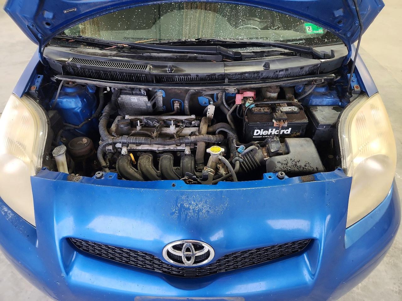 2010 Toyota Yaris Base Blue vin: JTDJT4K34A5321229