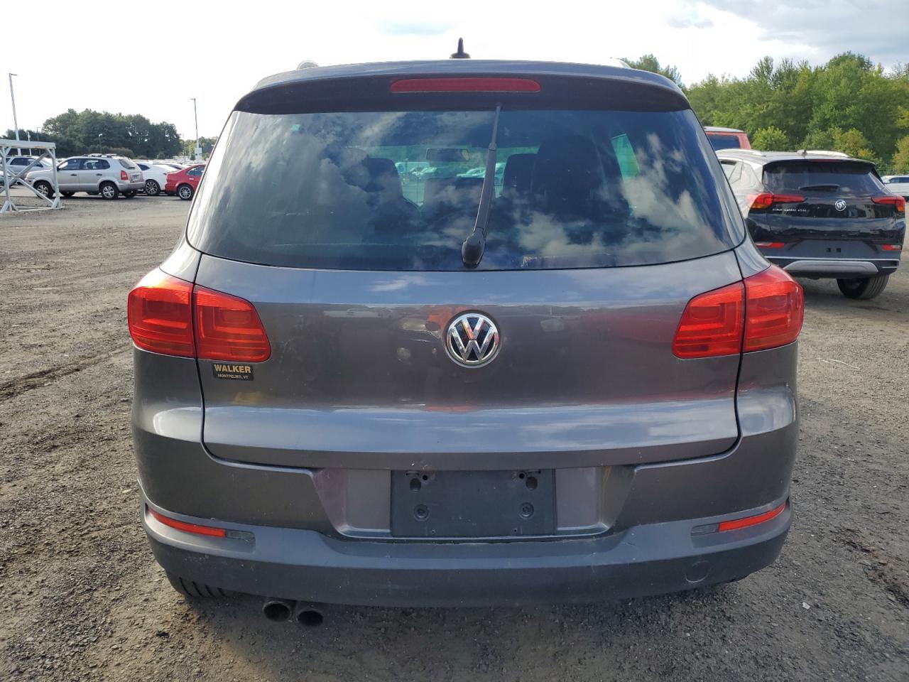 2012 Volkswagen Tiguan S Серый vin: WVGBV7AXXCW078507