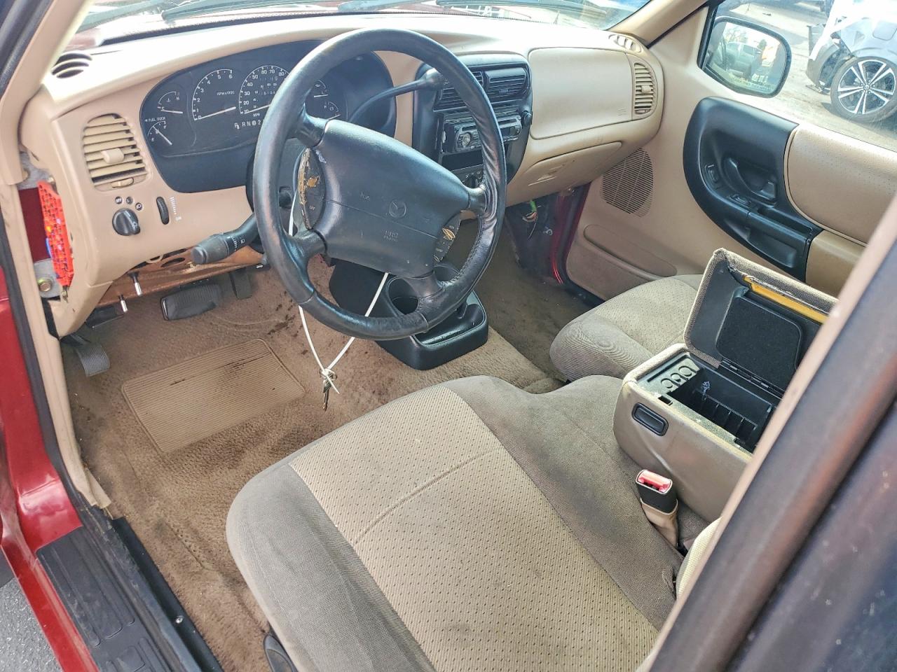 1998 Mazda B3000 Cab Plus Red vin: 4F4YR16U6WTM26086