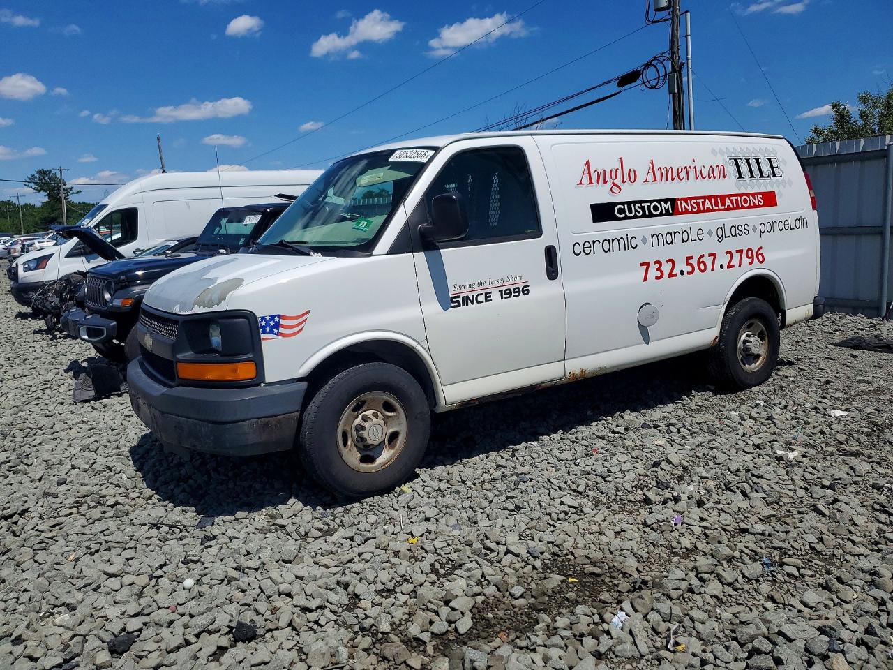 2008 Chevrolet Express G2500 White vin: 1GCGG25C881167494