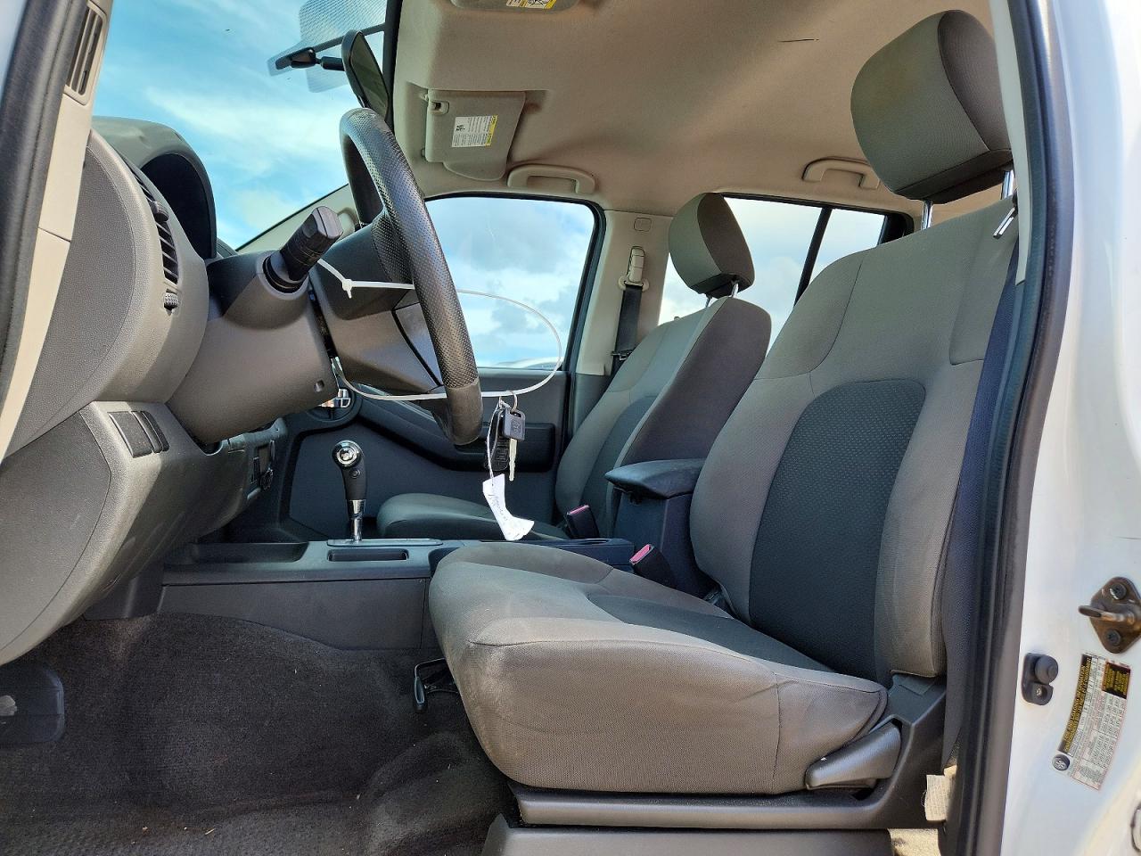 2013 Nissan Xterra X White vin: 5N1AN0NU0DN825638