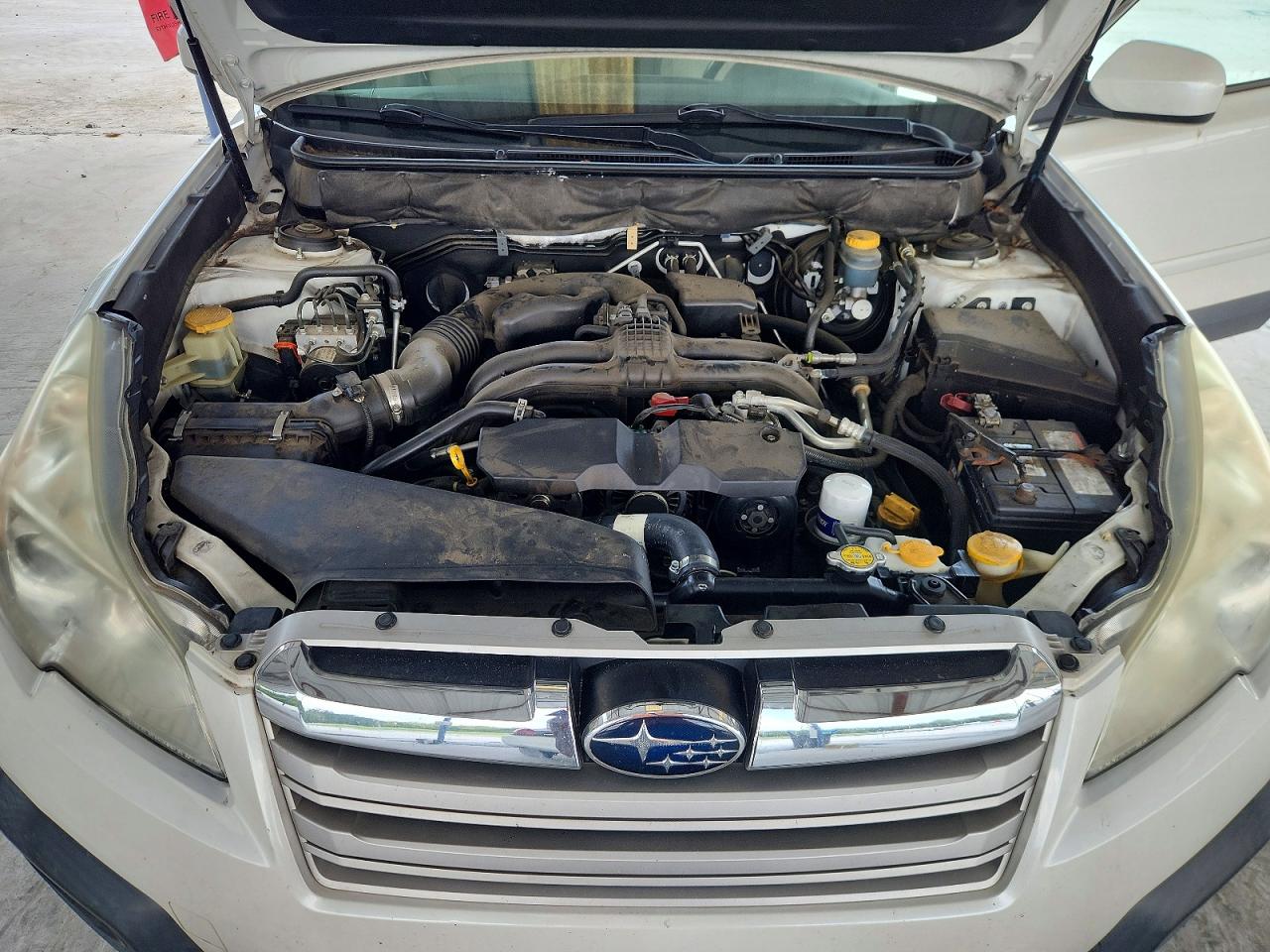 2013 Subaru Outback 2.5i Limited White vin: 4S4BRCPC8D3226058
