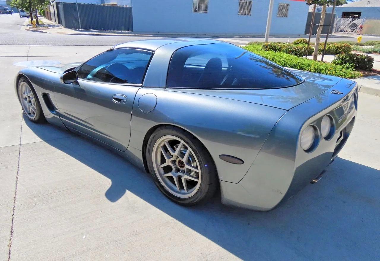 2004 Chevrolet Corvette Gray vin: 1G1YY22G845113763