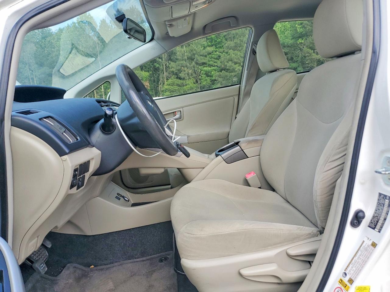 2013 Toyota Prius Two White vin: JTDKN3DU6D5627481