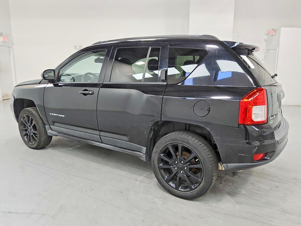 2012 Jeep Compass Latitude Черный vin: 1C4NJDEB0CD621546
