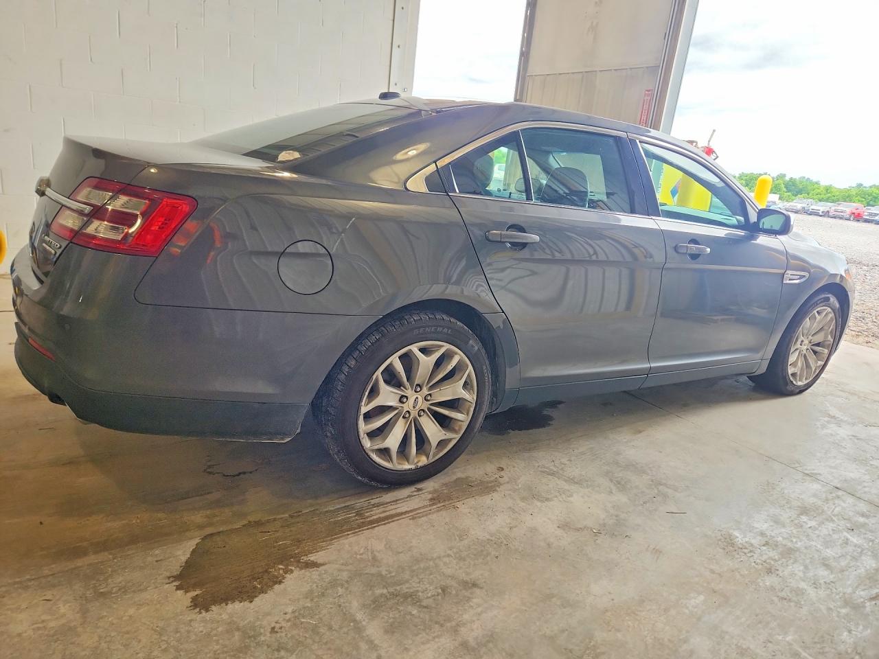 2018 Ford Taurus Limited Charcoal vin: 1FAHP2F80JG109824