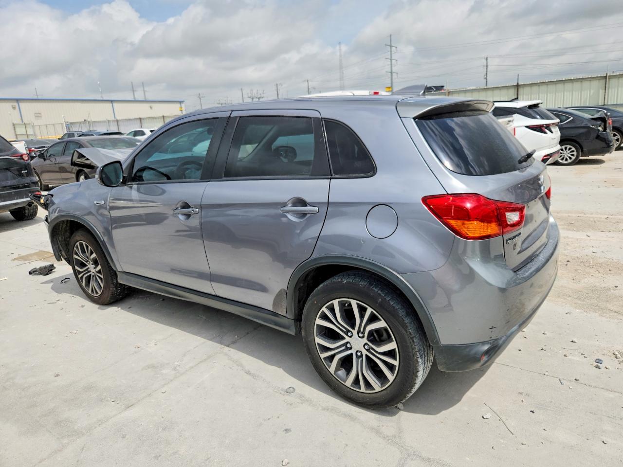 2017 Mitsubishi Outlander Sport Es Silver vin: JA4AP3AU6HZ008561