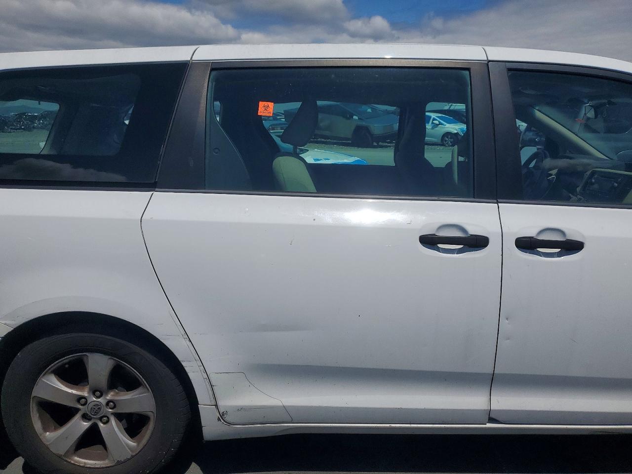 2013 Toyota Sienna L 7-passenger White vin: 5TDZK3DC9DS323411