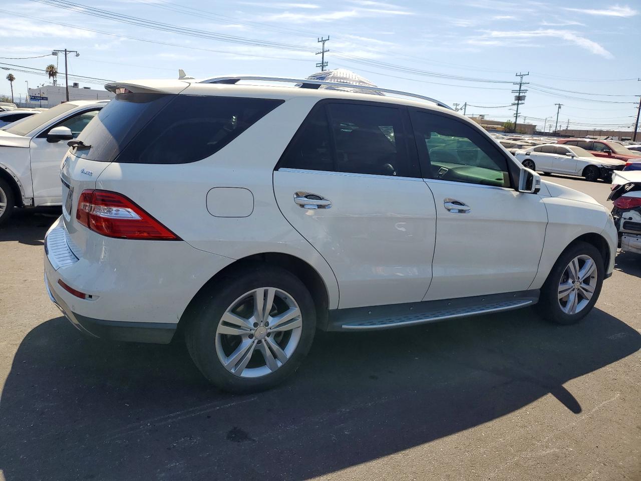 2013 Mercedes-benz Ml 350 4matic White vin: 4JGDA5HB4DA226670