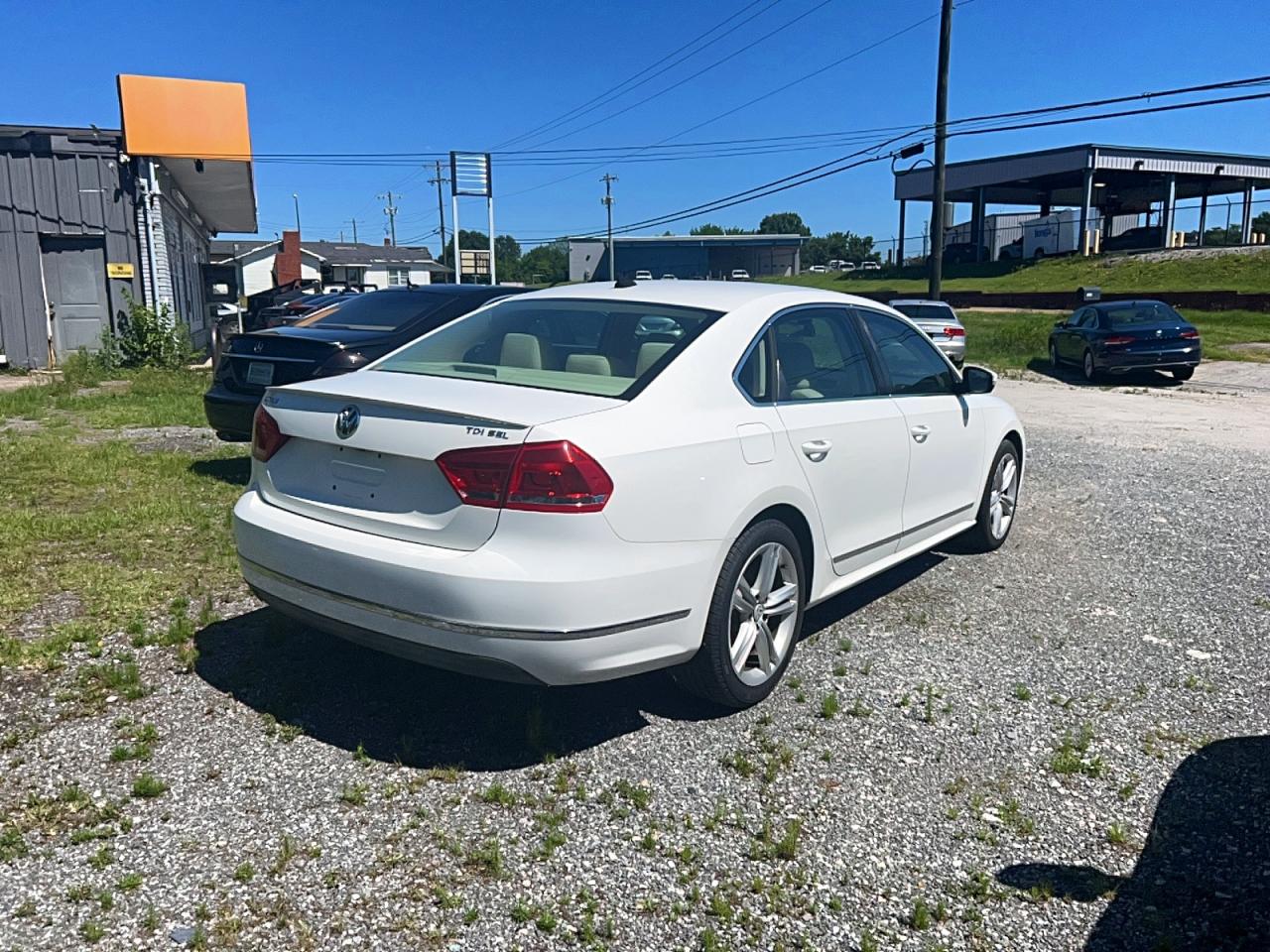 2015 Volkswagen Passat Sel White vin: 1VWCV7A32FC003843