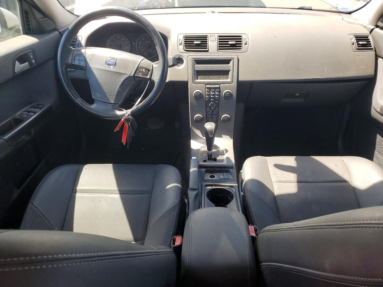2006 Volvo S40 2.4i Серебряный vin: YV1MS390062202358