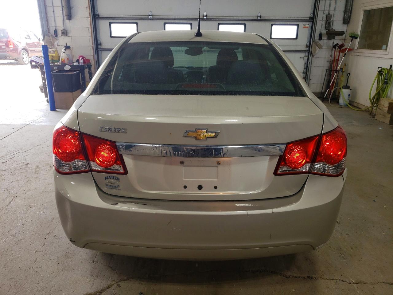 2014 Chevrolet Cruze Ls Beige vin: 1G1PA5SH4E7452102