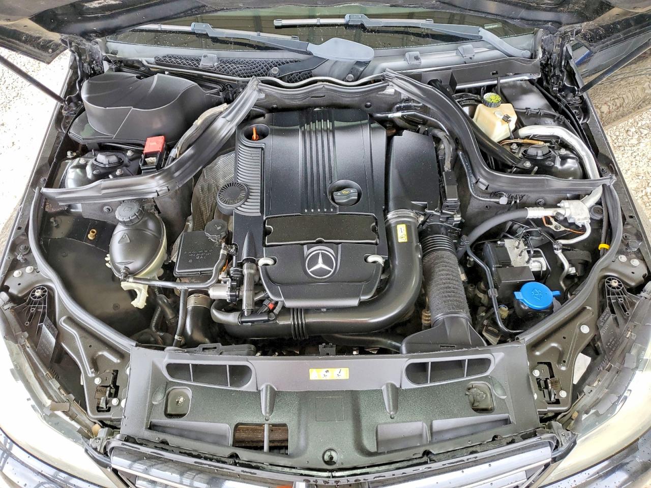 2015 Mercedes-benz C 250 Black vin: WDDGJ4HB0FG369391