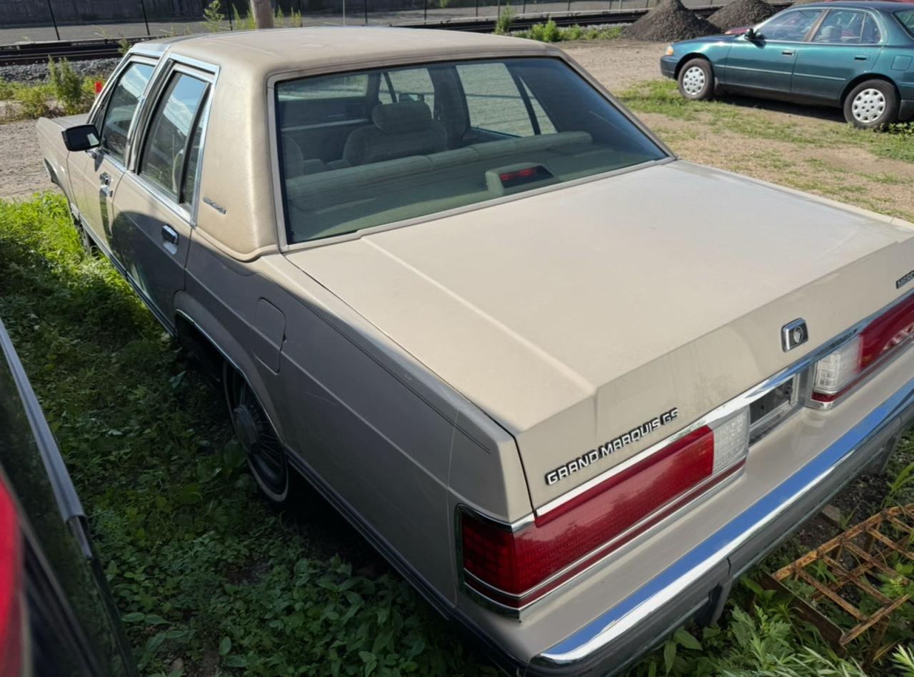 1988 Mercury Grand Marquis Gs Желто-коричневый vin: 2MEBM74F0JX644796