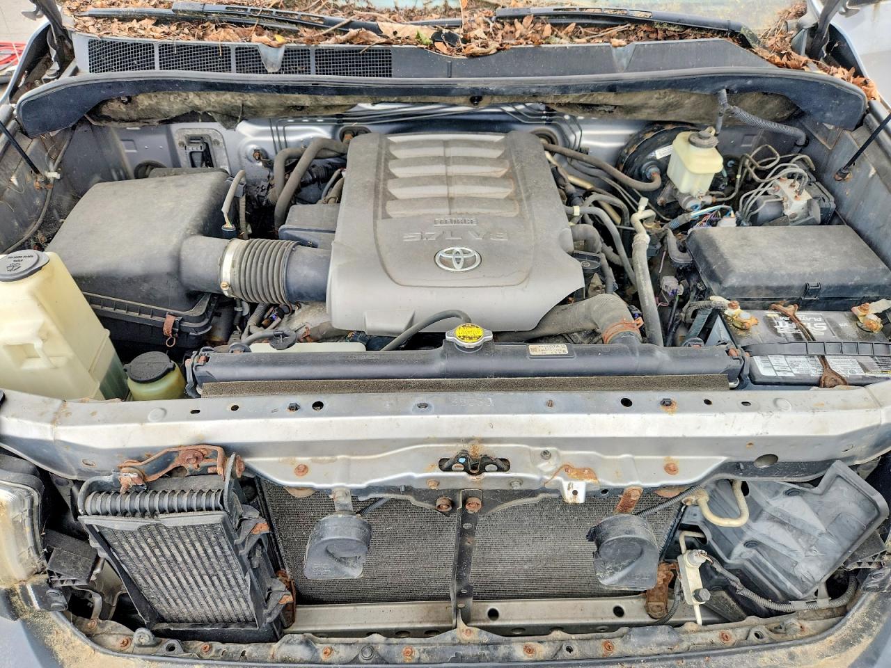 2008 Toyota Tundra Sr5 Серебряный vin: 5TFBV54118X069633