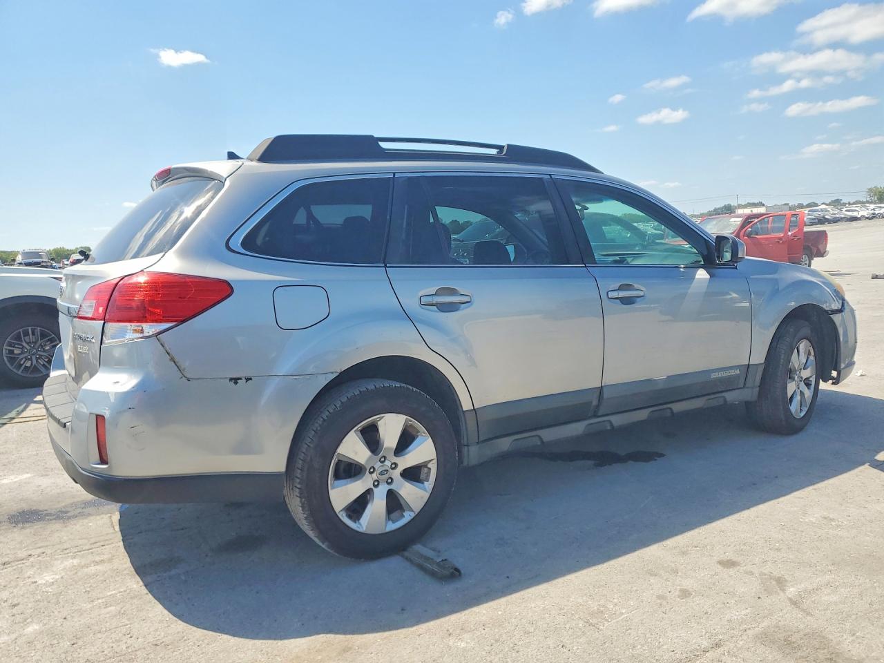 2011 Subaru Outback 2.5i Limited Silver vin: 4S4BRBKC1B3423961