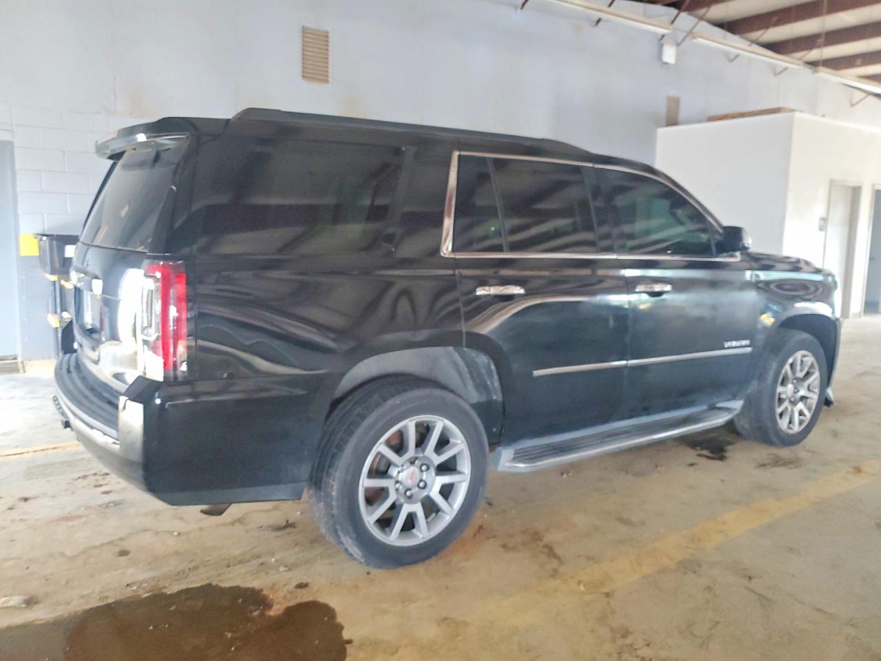2015 Gmc Yukon Sle Black vin: 1GKS2AKC5FR274383