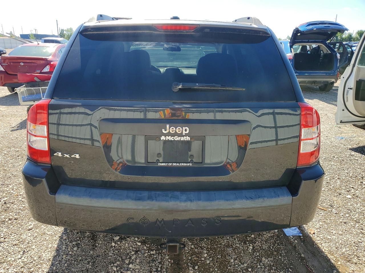 2009 Jeep Compass Sport White vin: 1J4FF47B29D107364