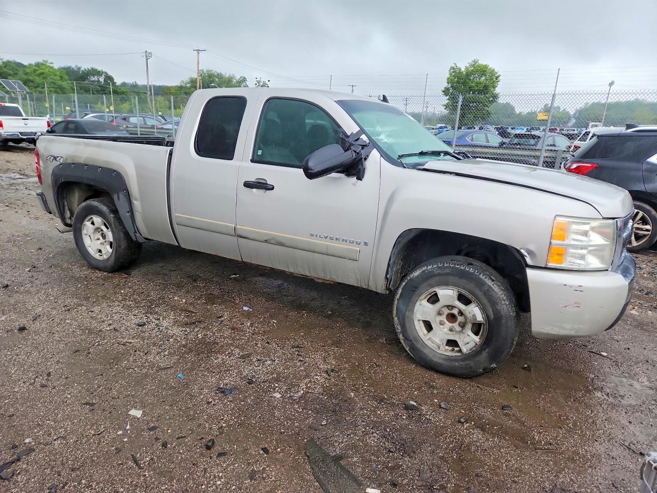 2007 Chevrolet Silverado K1500 Silver vin: 2GCEK19C271720059