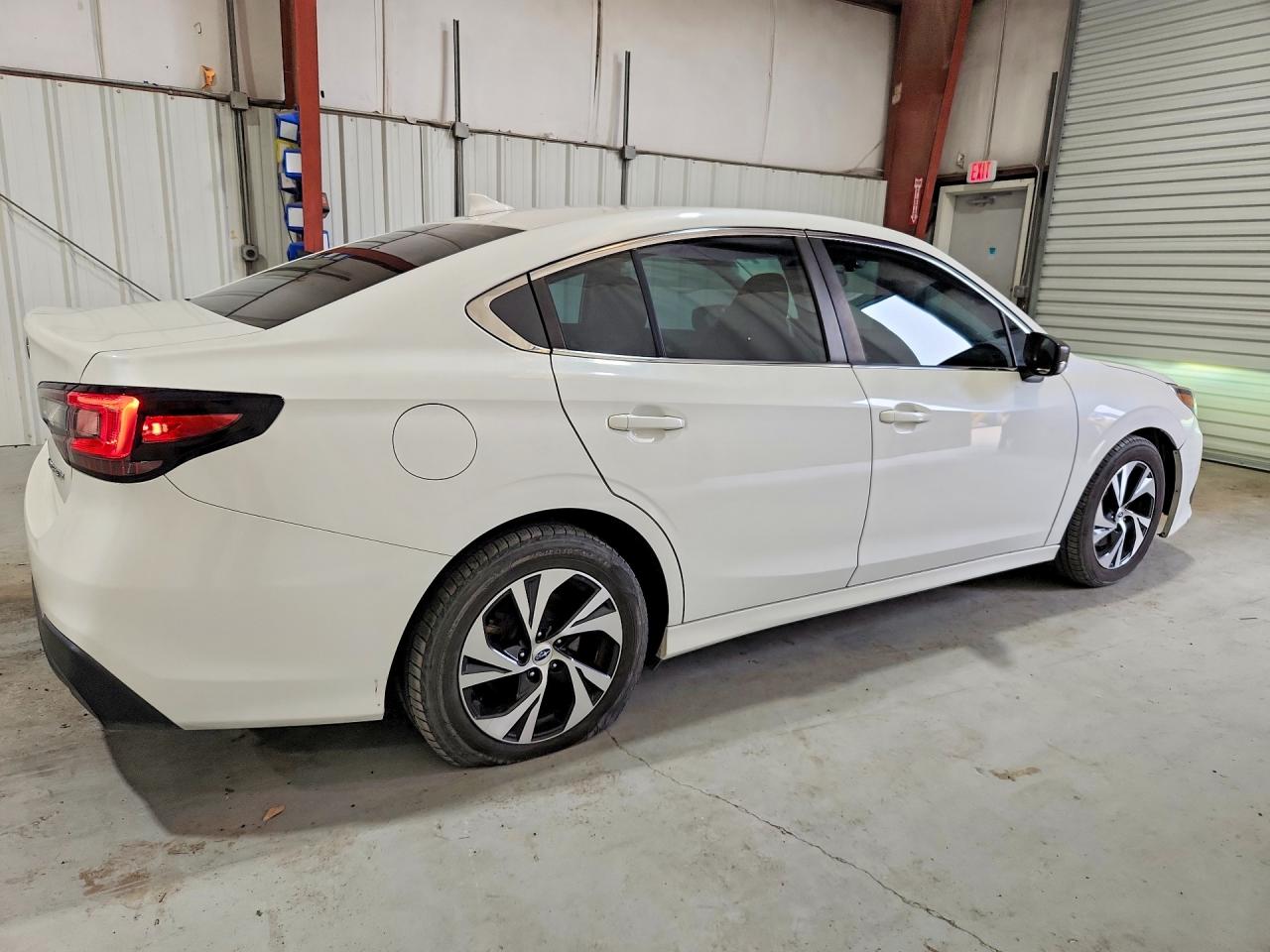 2022 Subaru Legacy White vin: 4S3BWAB65N3008129