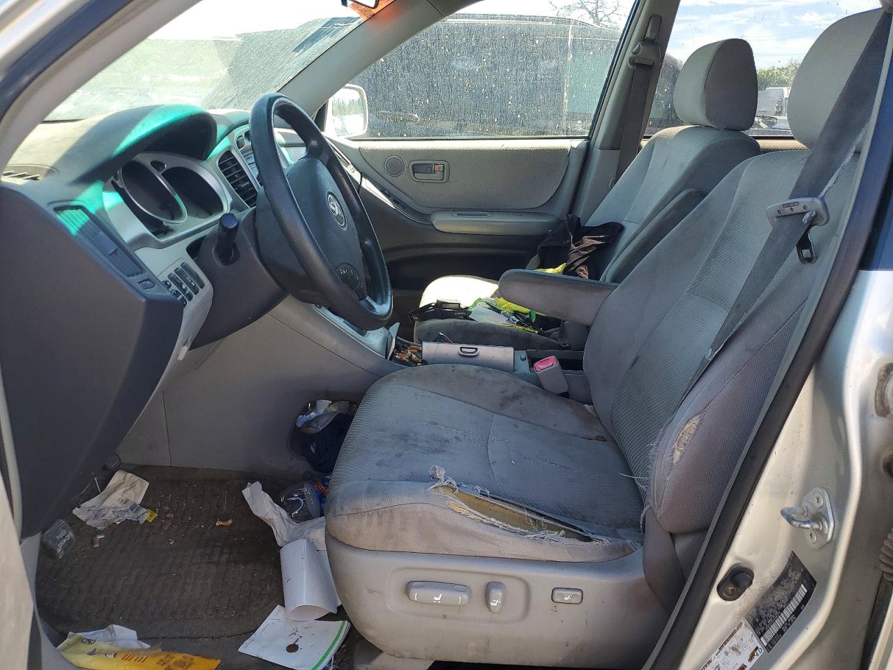 2004 Toyota Highlander Base Silver vin: JTEDP21A340042325