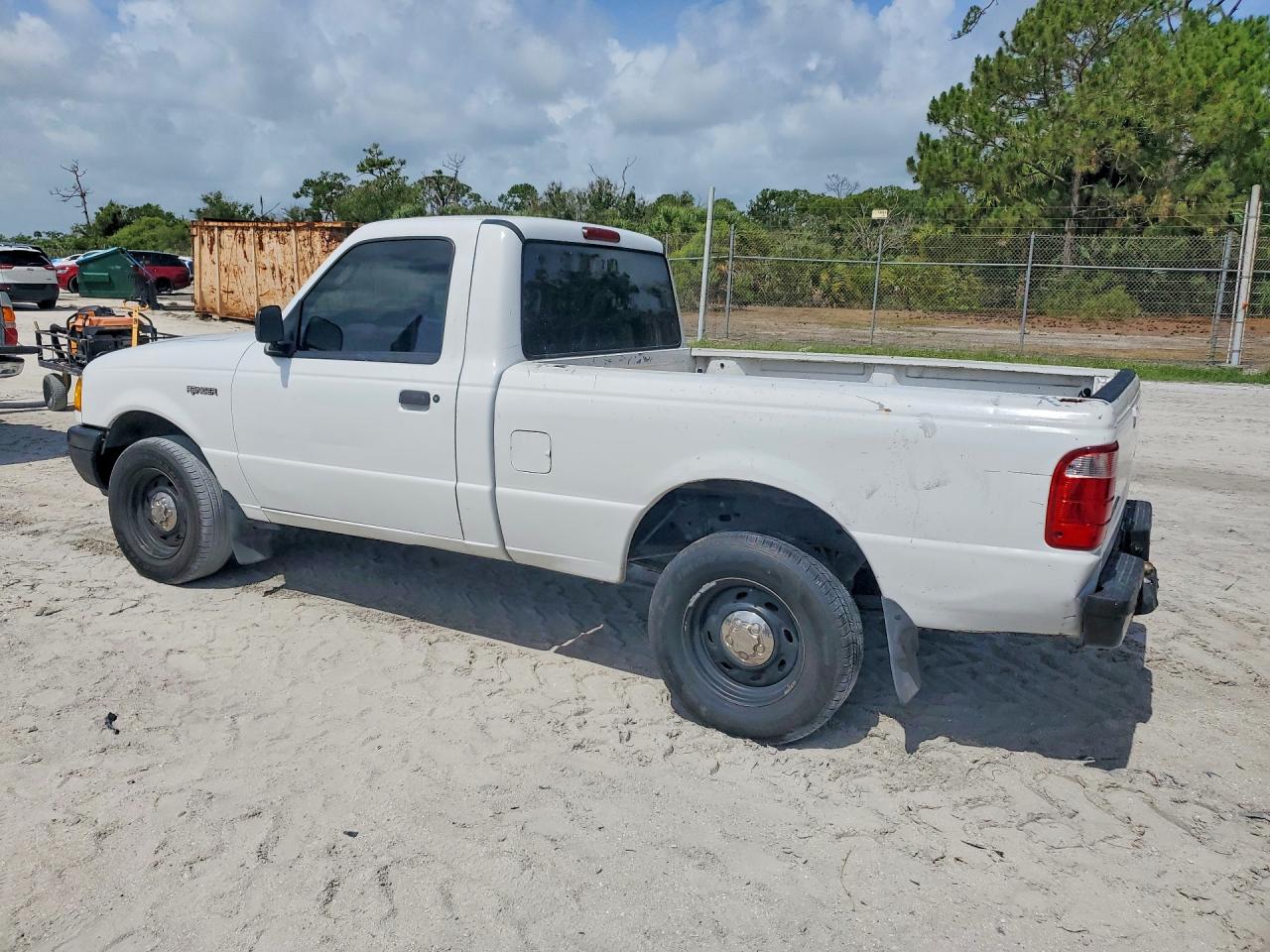 2003 Ford Ranger White vin: 1FTYR10D43PA13217
