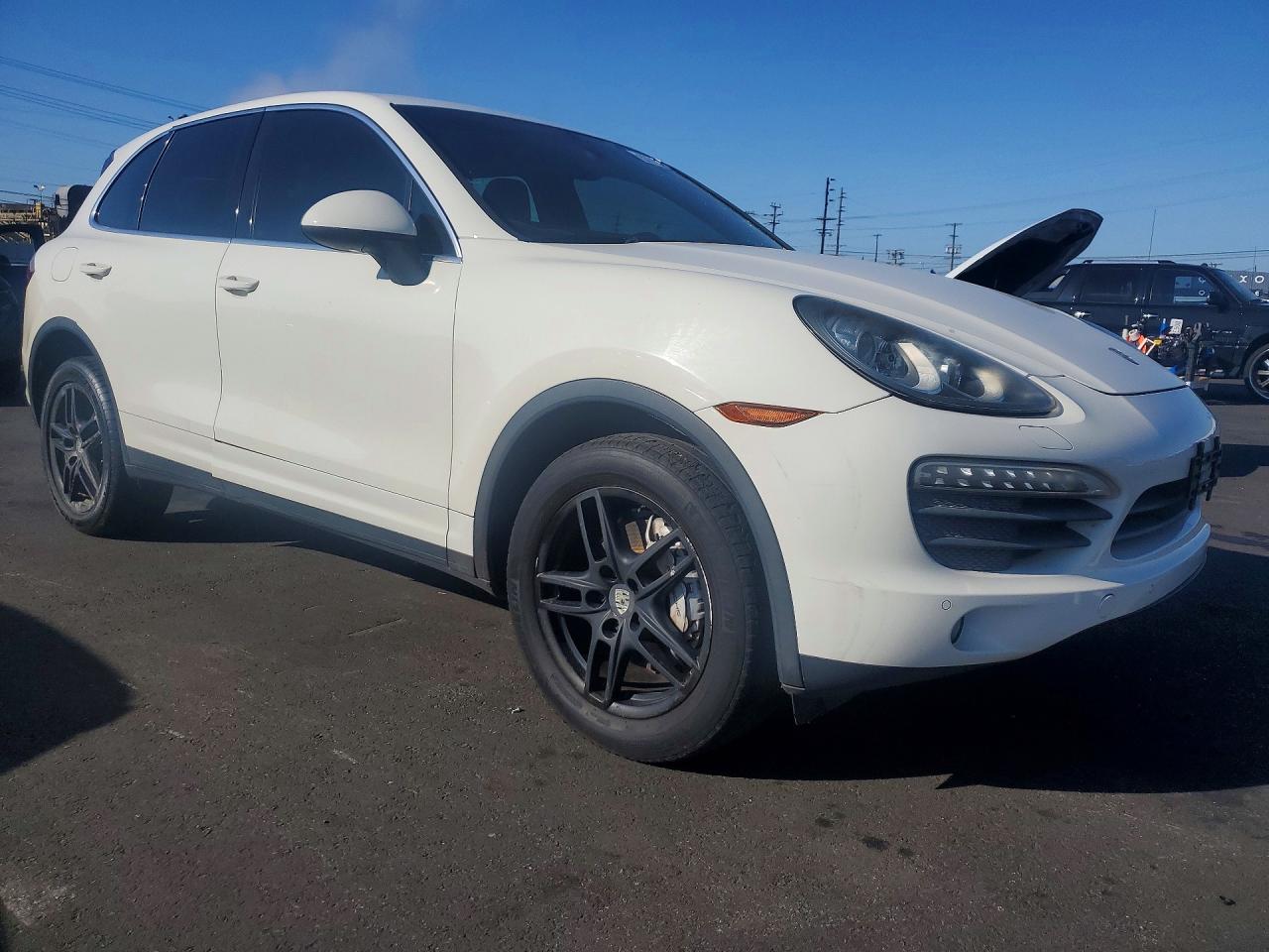 2011 Porsche Cayenne S White vin: WP1AB2A25BLA42058