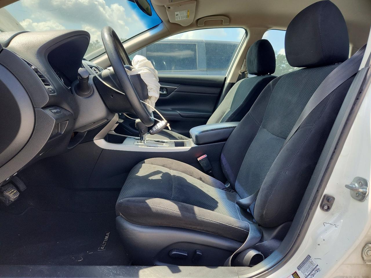 2015 Nissan Altima 2.5 S Белый vin: 1N4AL3AP0FC494981