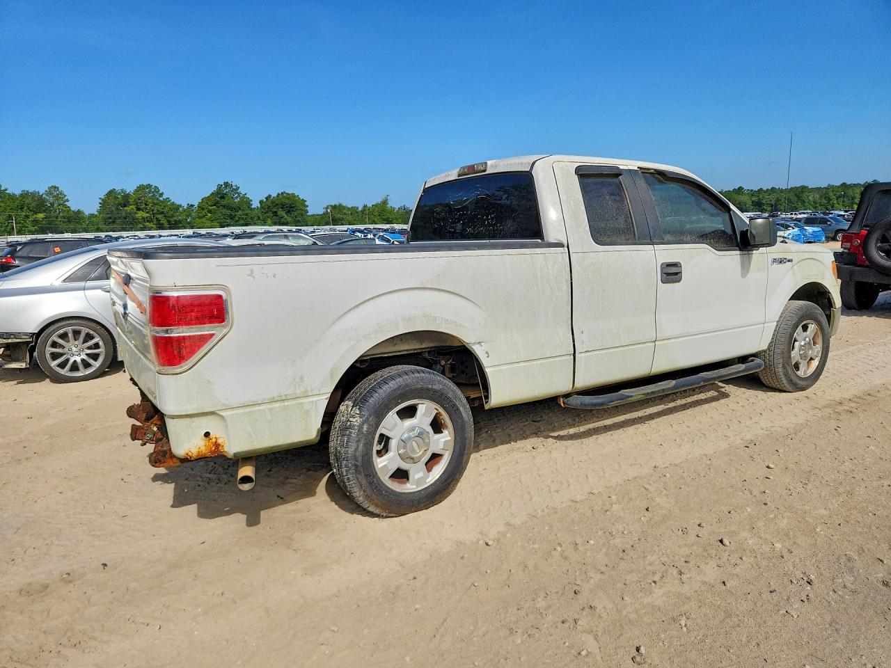 2012 Ford F150 Super Cab White vin: 1FTEX1CM6CFC87495