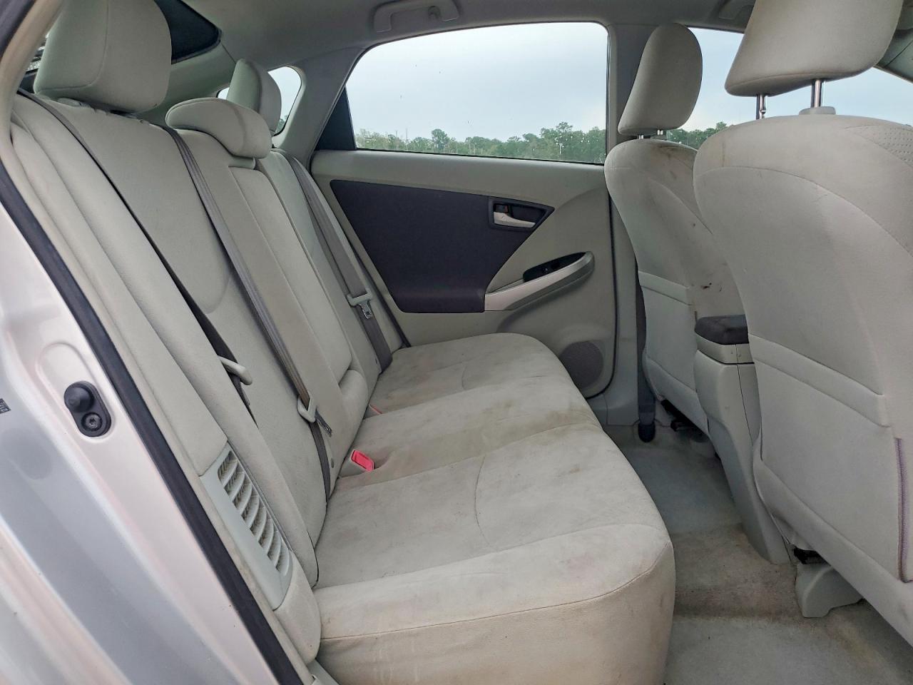 2011 Toyota Prius Two Silver vin: JTDKN3DU5B0276511