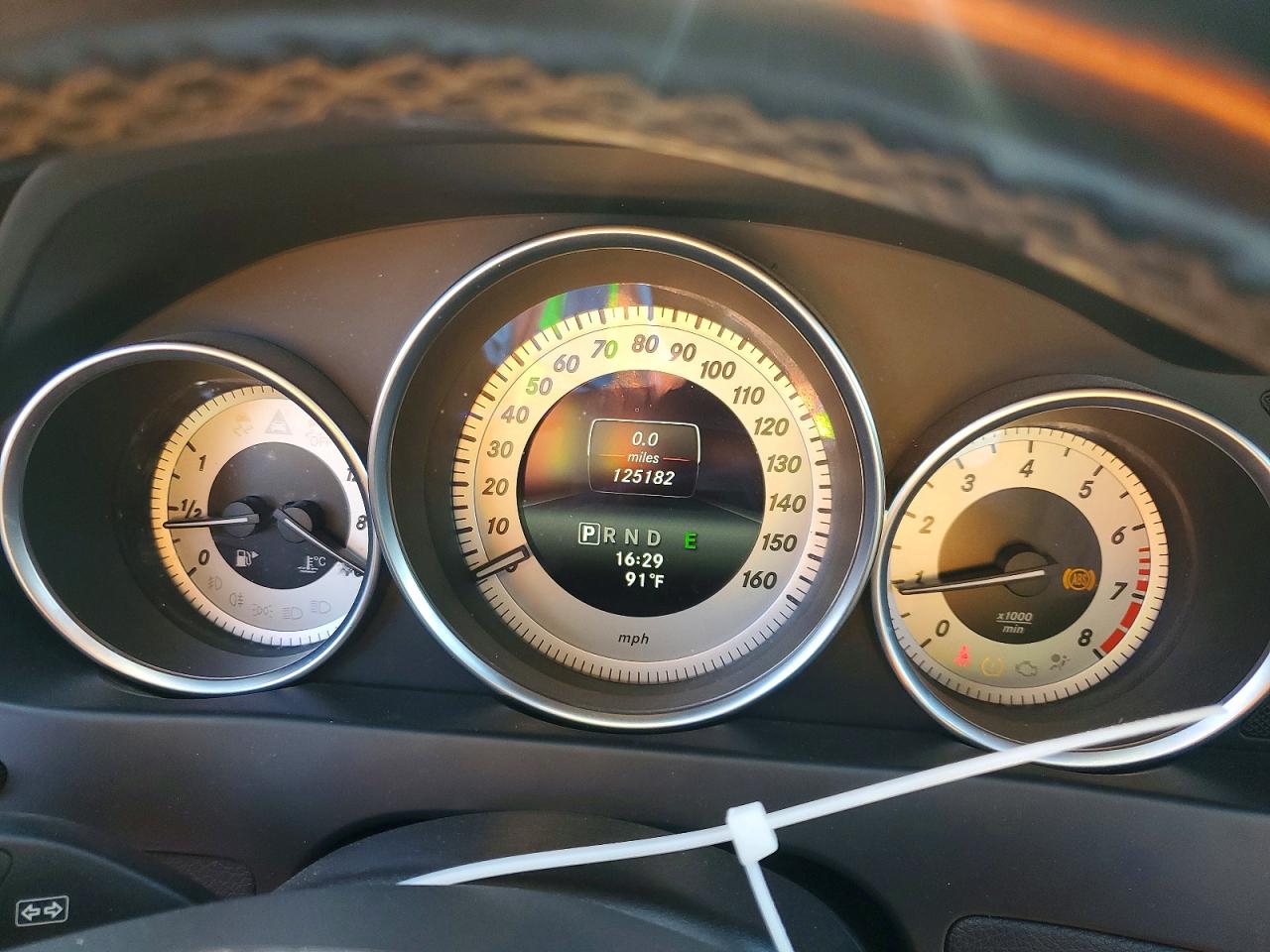 2014 Mercedes-benz C 250 White vin: WDDGF4HB1EG239426