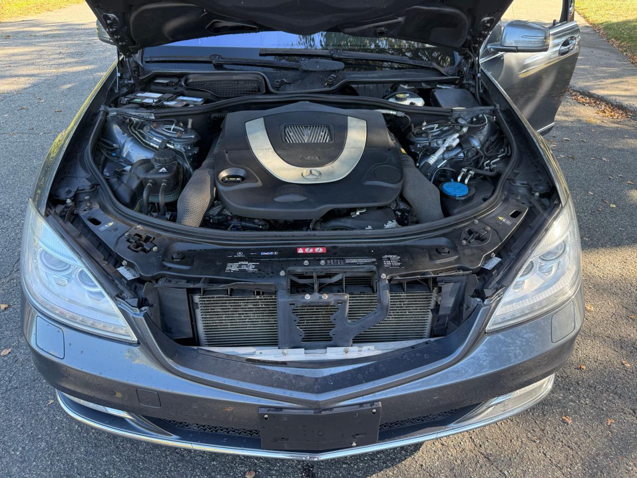 2011 Mercedes-benz S 550 4matic Blue vin: WDDNG8GB1BA419906