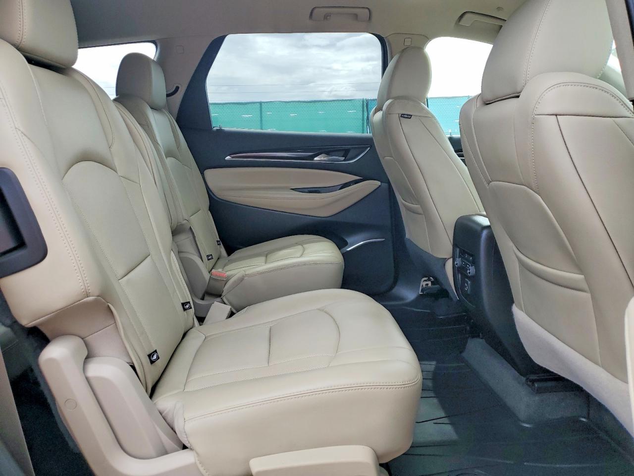 2018 Buick Enclave Essence Серый vin: 5GAERBKWXJJ202155